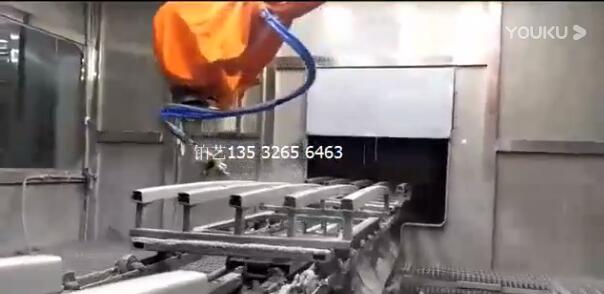 在線式全自動(dòng)機(jī)械手噴涂生產(chǎn)線（東莞市鉑藝機(jī)械設(shè)備）